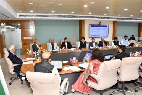 Discussions with the Secretary, Department of Commerce to explore the ways to enhance learning and development within the department - Image 3