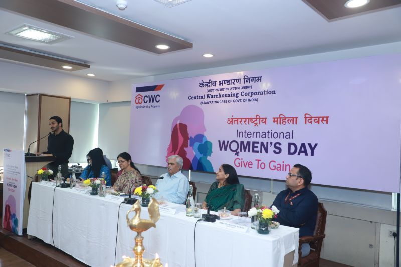 Member, CBC, Dr Alka Mittal addressed the leadership of CWC, women officials at the Women’s Day celebrations at Central Warehousing Corporation (CWC) in New Delhi.  - Image 4