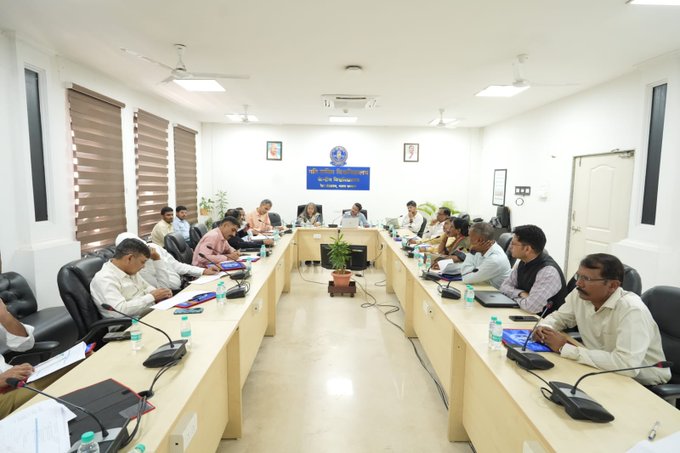 CBC organised a Regional Consultative Workshop on Sustainable Financing, Governance & Resource Mobilisation for CSTIs of Western Region at Gati Shakti Vishwavidyalaya, Vadodara, Gujarat.  - Image 4