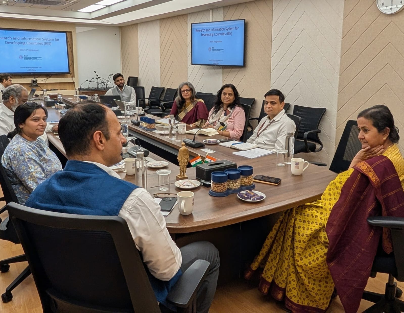 Capacity Building Commission and Research & Information System for Developing Countries hold a dialogue - Image 1